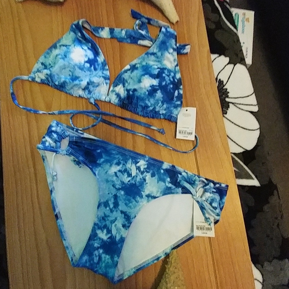 2pc LG with tags **ALL OFFERS WELCOME**